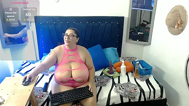 Snapshot of bubis_laru53 chatting on October 4, 8:05 am bubis laru53 online show from October 4, 8:05 am