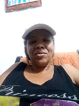 Snapshot of Surreyaa chatting on September 25, 1:11 am Surreyaa online show from September 25, 1:11 am