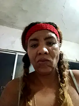 Snapshot of Surreyaa chatting on December 7, 9:55 am Surreyaa online show from December 7, 9:55 am