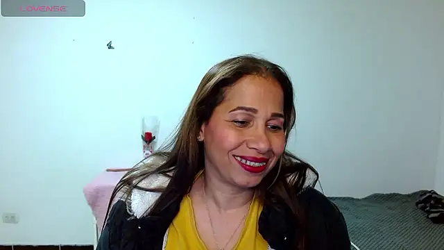 Snapshot of CaroMasha chatting on May 30, 9:53 pm CaroMasha online show from May 30, 9:53 pm