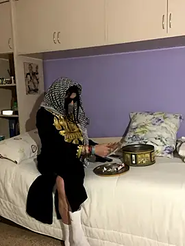 Kamaleonix online show from April 2, 8:59 pm