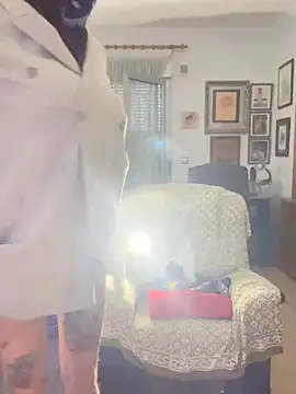 Kamaleonix online show from April 3, 4:24 pm