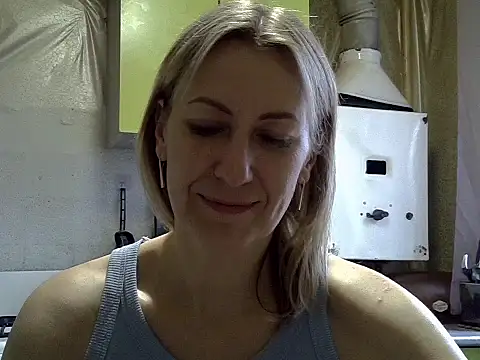 AshleyXHoney online show from September 25, 6:19 am