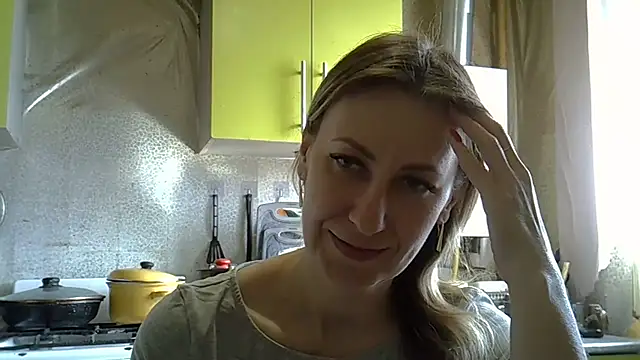 AshleyXHoney online show from March 20, 7:42 am