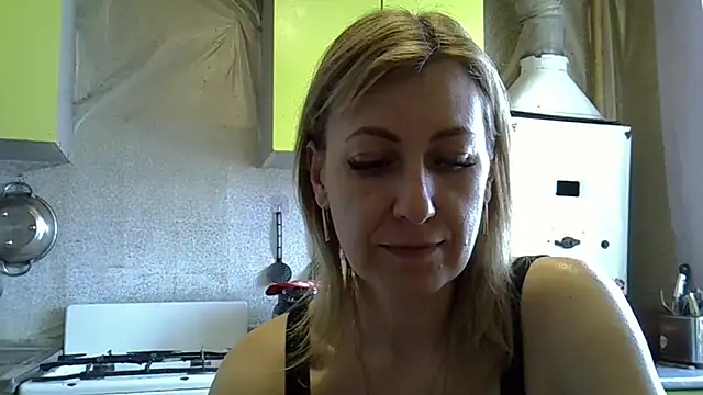 AshleyXHoney online show from March 18, 9:12 am