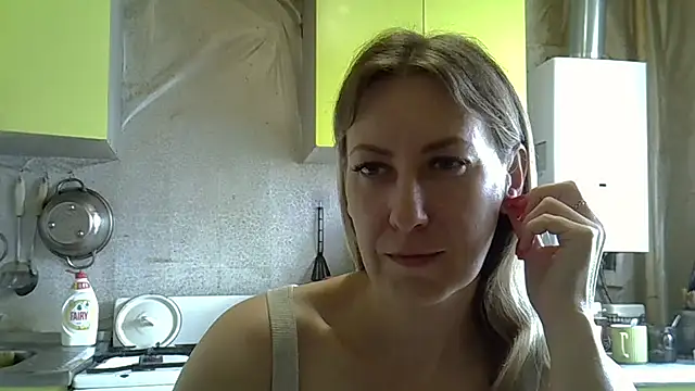AshleyXHoney online show from June 4, 6:40 am