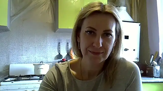 AshleyXHoney online show from March 21, 9:45 am