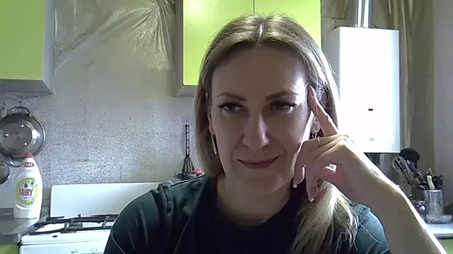 AshleyXHoney online show from April 10, 8:32 am