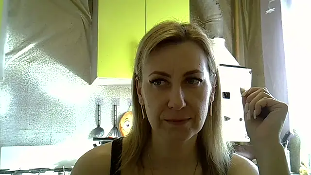 AshleyXHoney online show from March 19, 7:18 am