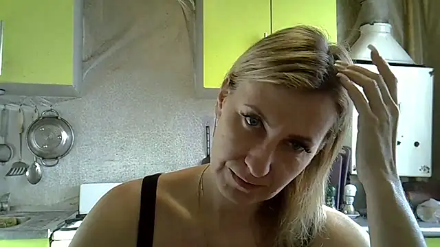 AshleyXHoney online show from March 18, 5:45 am