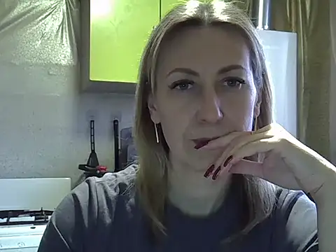 AshleyXHoney online show from December 17, 7:35 am