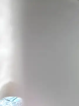 julietunderwoood online show from February 27, 6:30 pm