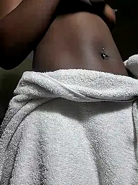 julietunderwoood online show from February 26, 4:12 am