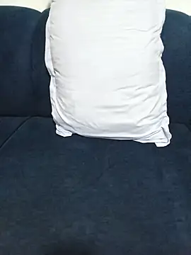 julietunderwoood online show from June 17, 7:24 pm