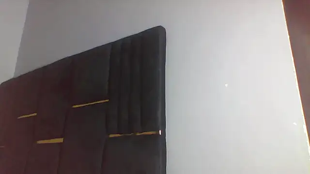 julietunderwoood online show from March 24, 5:13 pm