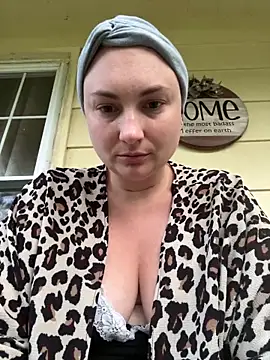 Snapshot of MilfyMrsRobinson chatting on May 26, 11:58 pm MilfyMrsRobinson online show from May 26, 11:58 pm