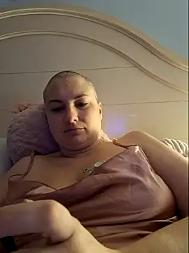 Snapshot of MilfyMrsRobinson chatting on May 2, 10:09 am MilfyMrsRobinson online show from May 2, 10:09 am
