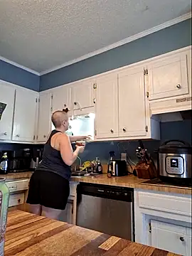 Snapshot of MilfyMrsRobinson chatting on May 7, 3:15 pm MilfyMrsRobinson online show from May 7, 3:15 pm