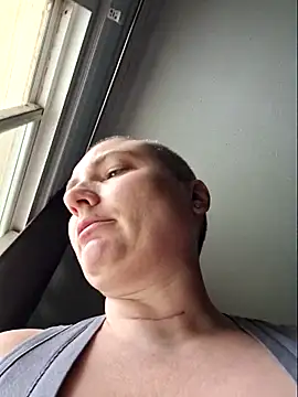 Snapshot of MilfyMrsRobinson chatting on May 23, 4:17 pm MilfyMrsRobinson online show from May 23, 4:17 pm