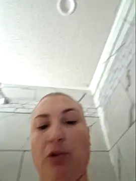Snapshot of MilfyMrsRobinson chatting on May 8, 12:42 pm MilfyMrsRobinson online show from May 8, 12:42 pm