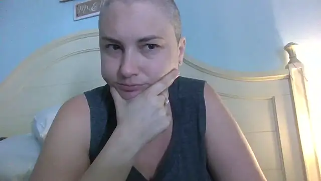 Snapshot of MilfyMrsRobinson chatting on June 3, 2:33 pm MilfyMrsRobinson online show from June 3, 2:33 pm