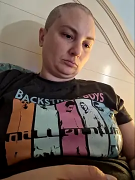 Snapshot of MilfyMrsRobinson chatting on May 3, 4:32 pm MilfyMrsRobinson online show from May 3, 4:32 pm