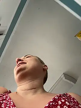 Snapshot of MilfyMrsRobinson chatting on May 24, 3:01 pm MilfyMrsRobinson online show from May 24, 3:01 pm