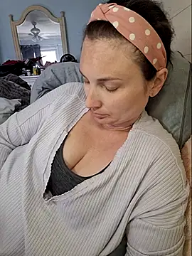 Snapshot of MilfyMrsRobinson chatting on March 12, 3:40 pm MilfyMrsRobinson online show from March 12, 3:40 pm