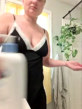 MilfyMrsRobinson online show from March 9, 4:32 pm