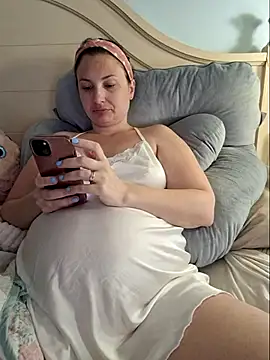 Snapshot of MilfyMrsRobinson chatting on March 17, 2:23 pm MilfyMrsRobinson online show from March 17, 2:23 pm