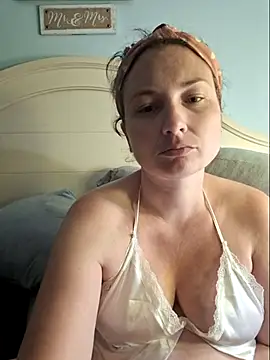 Snapshot of MilfyMrsRobinson chatting on March 22, 2:27 am MilfyMrsRobinson online show from March 22, 2:27 am