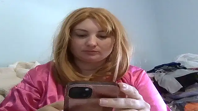 MilfyMrsRobinson online show from July 26, 1:51 pm