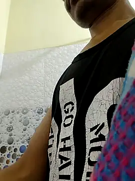 Snapshot of yashzae chatting on September 20, 2:11 pm yashzae online show from September 20, 2:11 pm