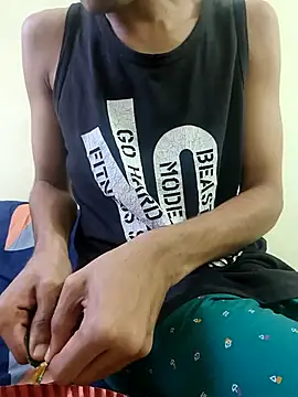 Snapshot of yashzae chatting on September 22, 12:22 pm yashzae online show from September 22, 12:22 pm