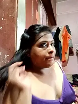 Snapshot of Love_Jenny chatting on June 21, 4:51 am Love Jenny online show from June 21, 4:51 am