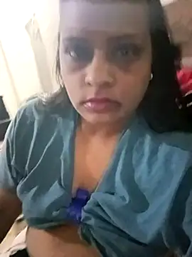 Snapshot of Love_Jenny chatting on February 9, 12:49 am Love Jenny online show from February 9, 12:49 am