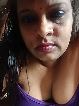 Snapshot of Love_Jenny chatting on June 11, 4:31 am Love Jenny online show from June 11, 4:31 am