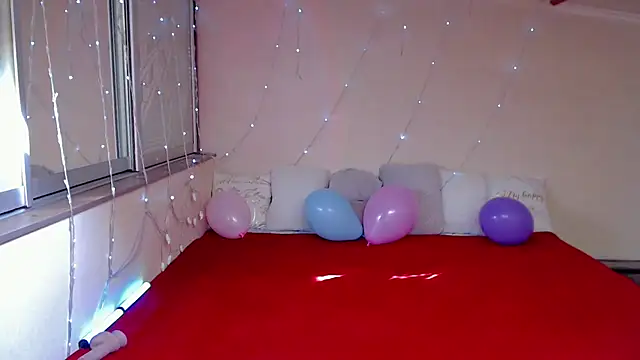 LizaSenri online show from April 5, 6:53 am