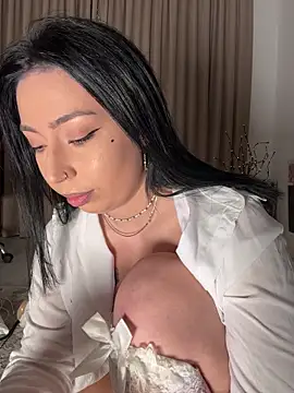 KimArts online show from February 18, 7:32 pm