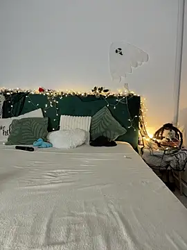 KimArts online show from October 28, 9:03 pm