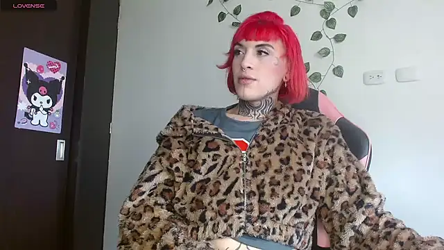 charlotbelucci  online show from April 7, 5:15 pm