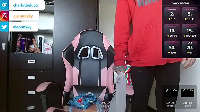 charlotbelucci  online show from November 23, 3:44 pm