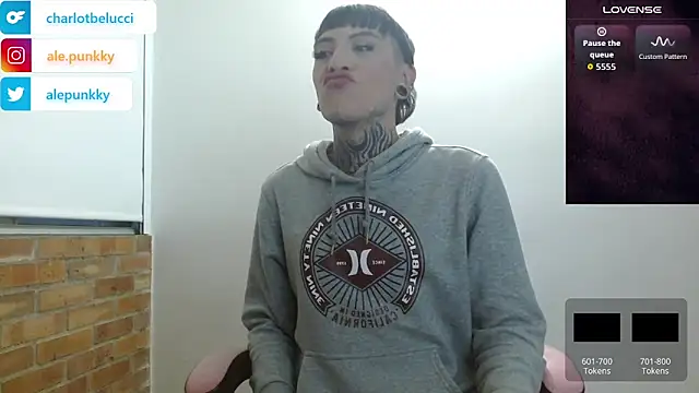 charlotbelucci  online show from October 30, 10:24 am