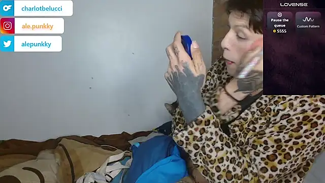 charlotbelucci  online show from December 23, 8:57 am