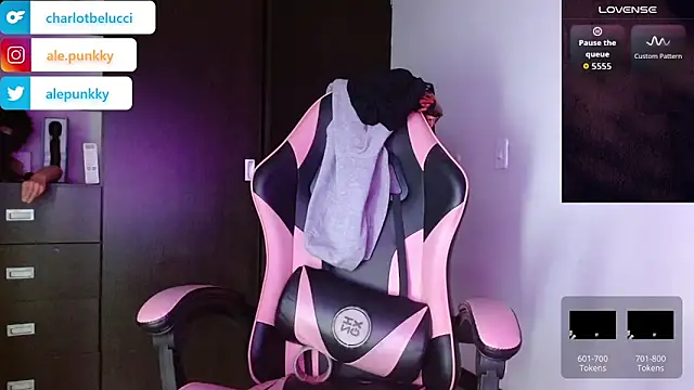 charlotbelucci  online show from November 18, 10:18 am