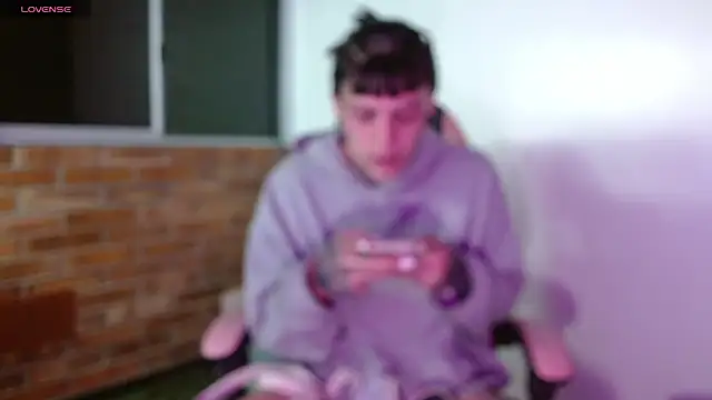 charlotbelucci  online show from November 13, 9:24 am