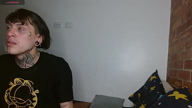 charlotbelucci  online show from December 18, 11:14 am