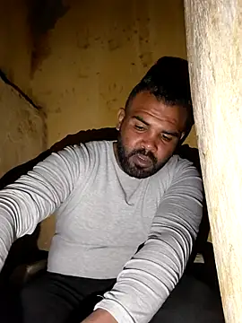 ListedLoin online show from March 28, 8:21 pm