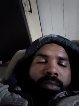 ListedLoin online show from February 6, 10:50 pm