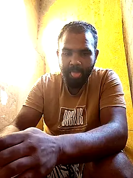 ListedLoin online show from November 6, 1:04 pm